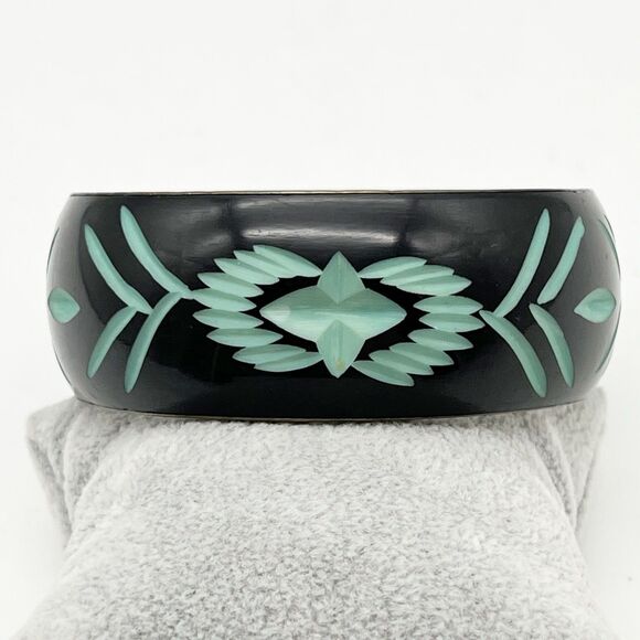 Vintage Brass Carved Enamel Chunky Bangle Bracelet Black Turquoise Green Size 8 - Picture 1 of 9